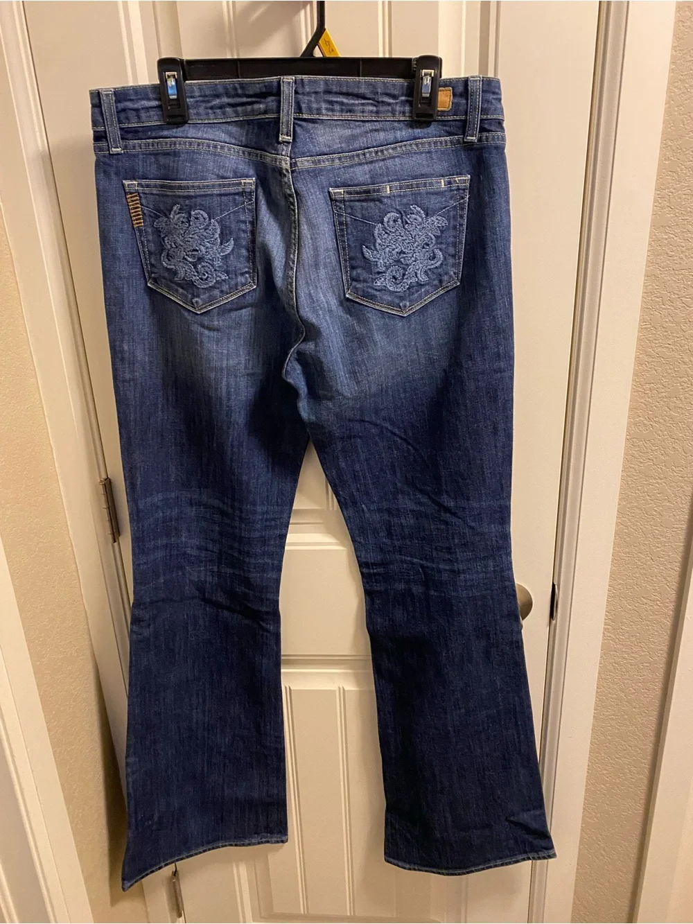 Paige Jeans 32 Hollywood Hills Stretch Blue Denim Flare Leg 14 Embroidered